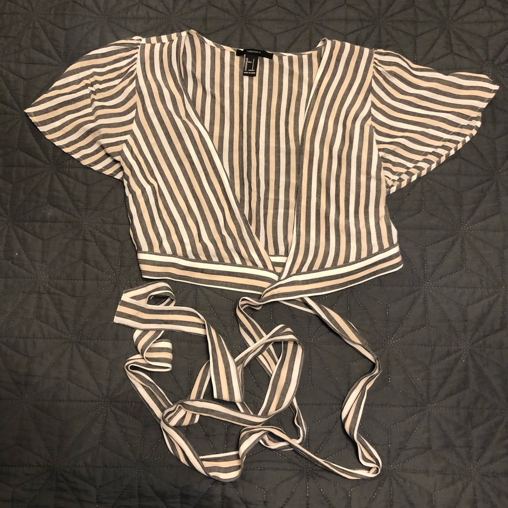 Forever 21 Tie Back Crop Top